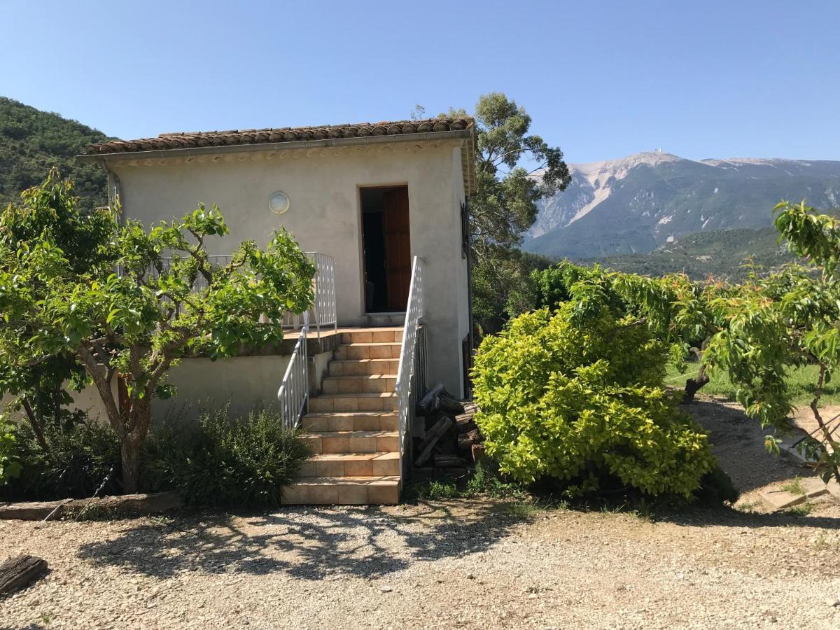 Chambre: une fenêtre sur le Ventoux Plaisians Extérieur photo