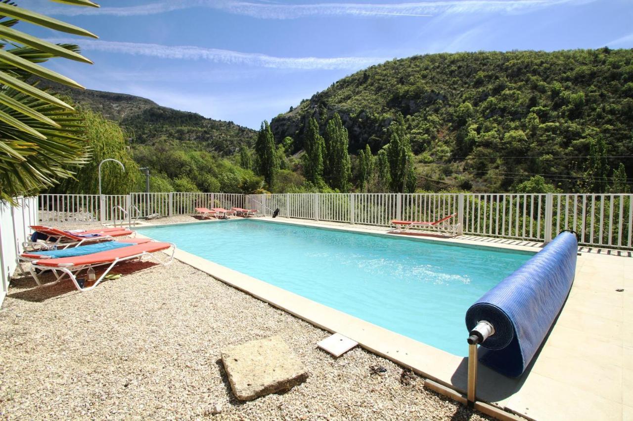 Chambre: une fenêtre sur le Ventoux Plaisians Extérieur photo