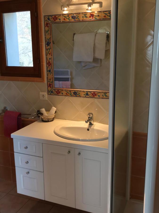 Chambre: une fenêtre sur le Ventoux Plaisians Extérieur photo