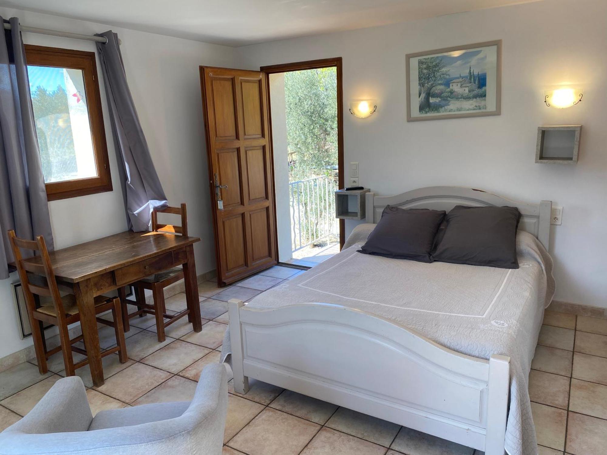 Chambre: une fenêtre sur le Ventoux Plaisians Extérieur photo